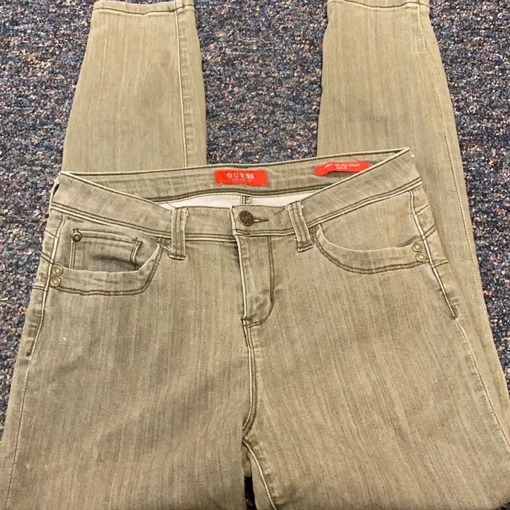 Guess capris sz. 29